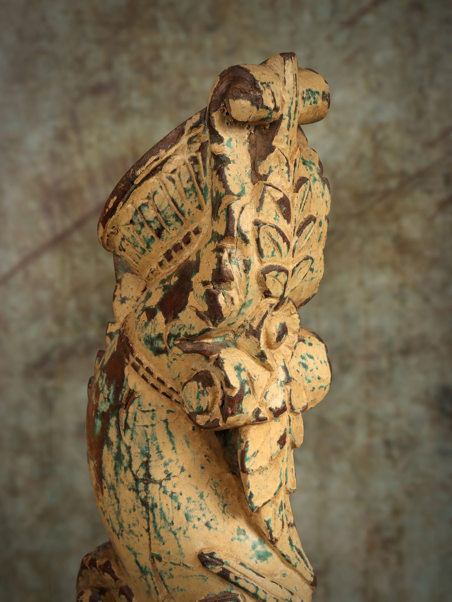 Exquisite Vintage Bracket