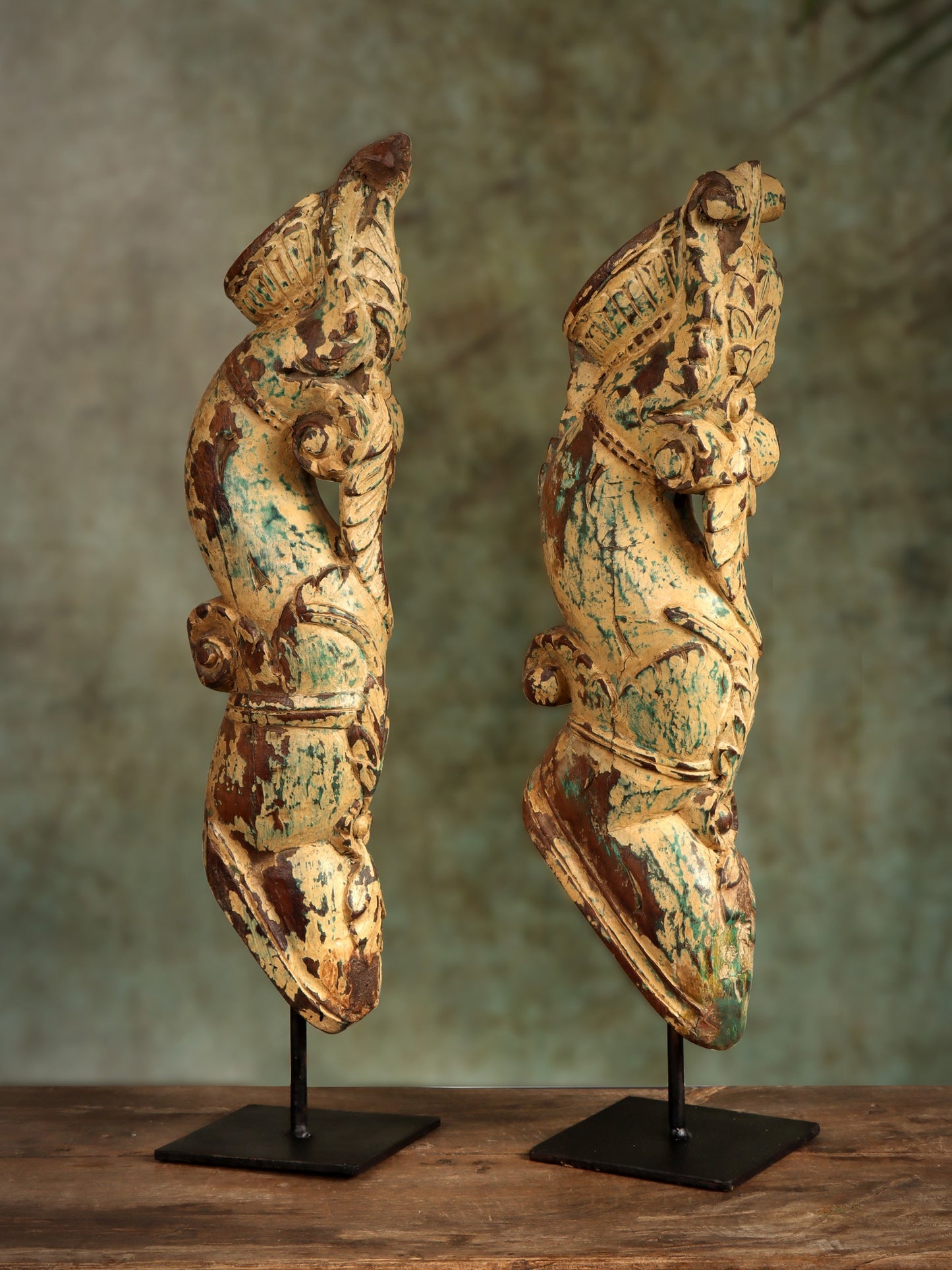 Exquisite Vintage Bracket